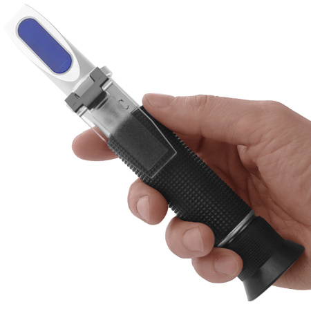 Рефрактометр для измерения концентрации и удельного веса соли МЕГЕОН 72029 купить по низкой цене | МАКСПРОФИТ